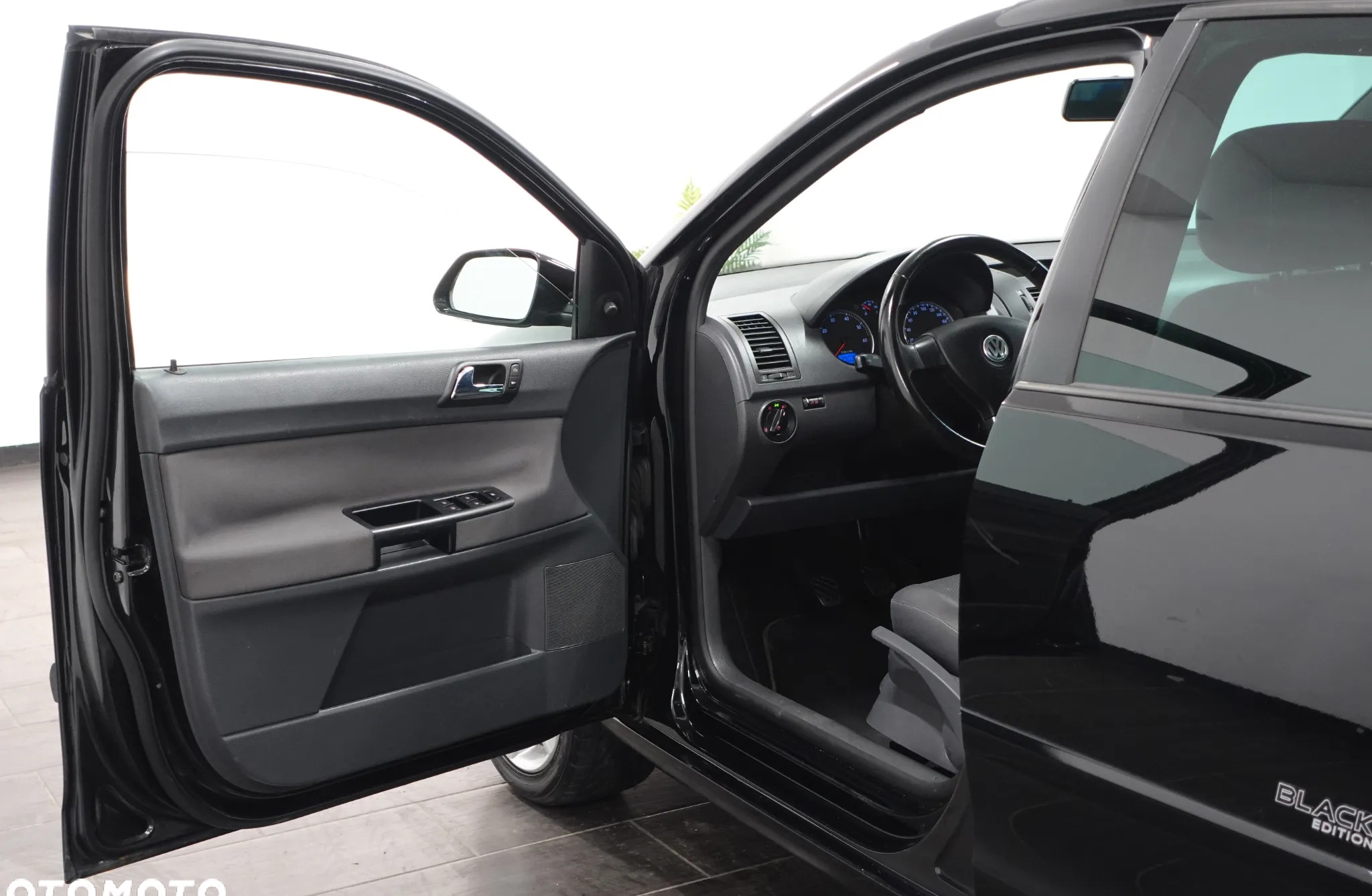 Volkswagen Polo cena 13900 przebieg: 197960, rok produkcji 2009 z Małogoszcz małe 667